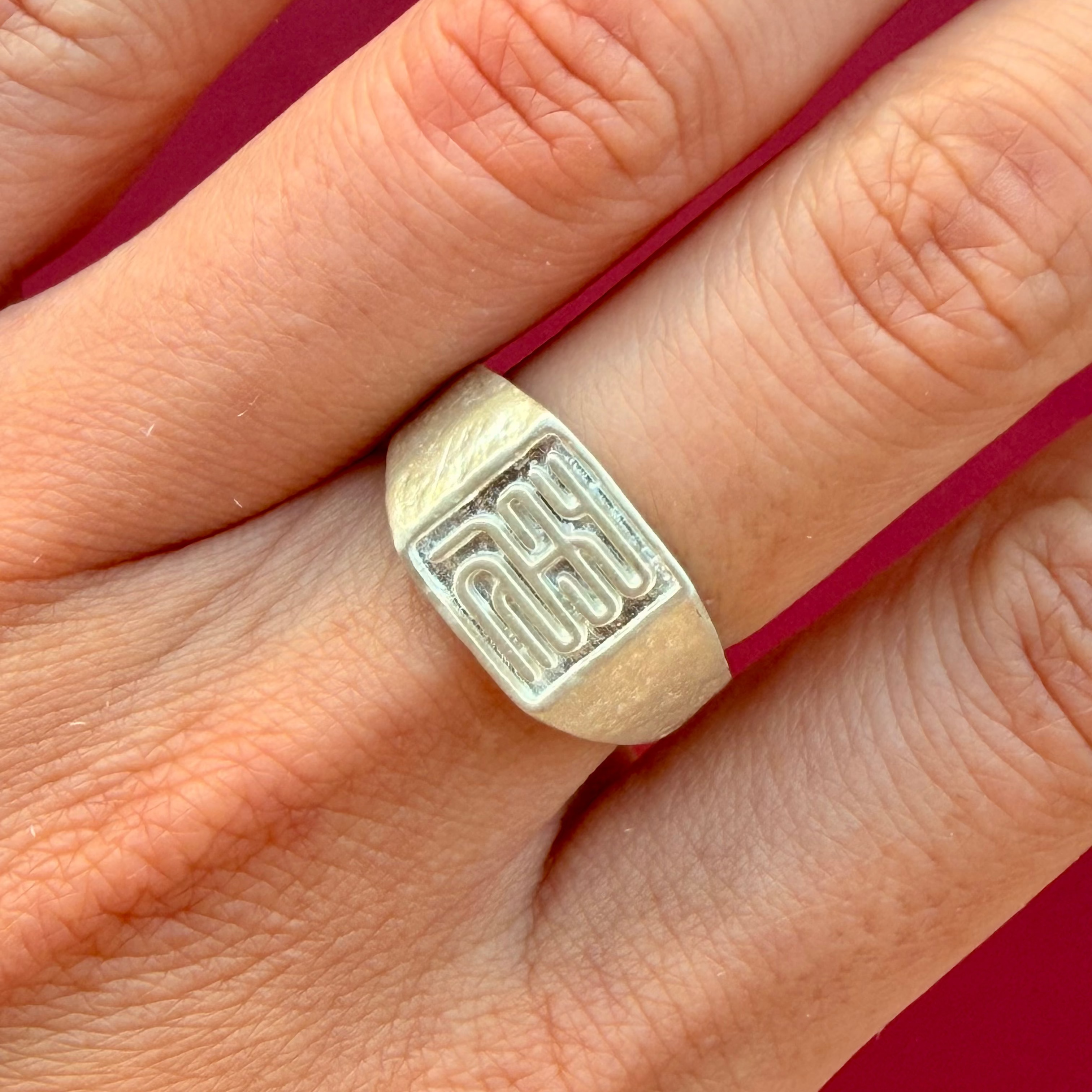 Rabbit (tù 兔) Signet Ring